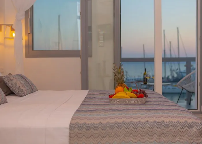 Naxos Riviera * Naxos City